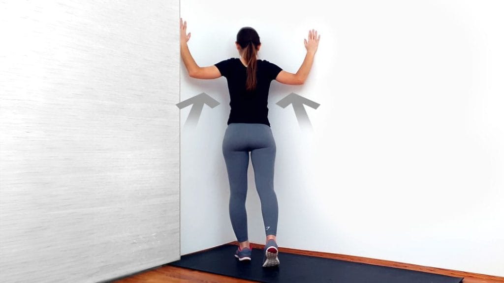 Razteg prsnega koša ob steni korak 4