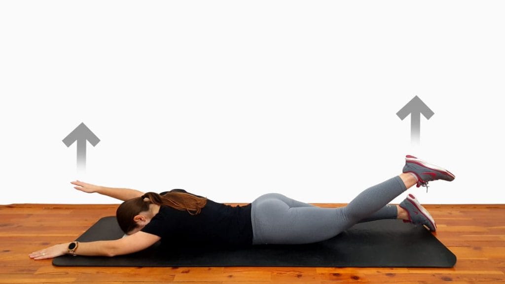 Izmenični diagonalni dvig roke in noge korak 3