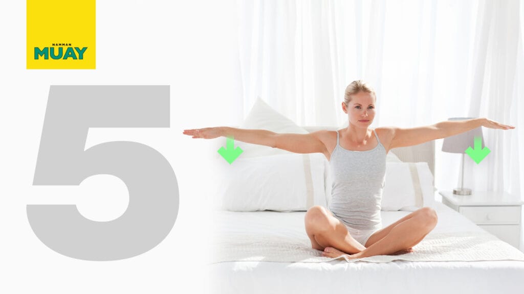 5 Cviků na bolesti zad, které můžete provádět v posteli